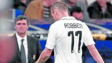 Robben se retiró con molestias del terreno de juego