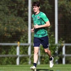 Aritz Elustondo se une al grupo tras superar el Covid-19