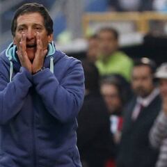 Directiva de Cruzados respalda al DT: "Aún tiene piso en el club"