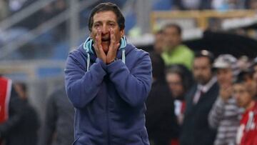 Directiva de Cruzados respalda al DT: "Aún tiene piso en el club"