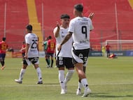 Futbol, Union Espanola vs Colo Colo
Fecha 27, Liga de primera 2025.
El jugador de Colo Colo Javier Correa, derecha, celebra su gol durante un partido de primera division contra Universidad de Chile disputado en el estadio Santa Laura en Santiago, Chile.
08/11/2025
Felipe Zanca/Photosport
Football, Union Espanola vs Colo Colo
27th turn, 2025 First division league.
Colo ColoÕs player Javier Correa, right, celebrates his goal during a first division match against Union Espanola at the Santa Laura stadium in Santiago, Chile.
08/11/2025
Felipe Zanca/Photosport
