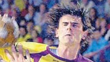 <b>LETAL. </b>Muratovic, con ocho goles en la segunda mitad, fue la clave.