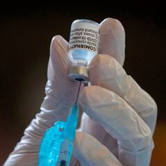 Vacunas Covid: qué pasa cuando se combinan dosis de AstraZeneca y Pfizer según los últimos estudios