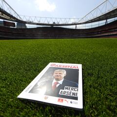 El Emirates recibe a Wenger tras el anuncio de su marcha