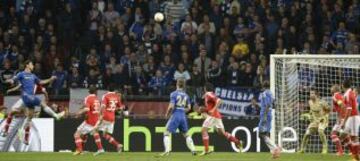 Branislav Ivanovic marca de cabeza el definitivo 1-2.