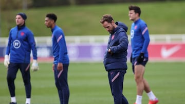 Soccer Football - World Cup - UEFA Qualifiers - England Training - St George&#039;s Park, Burton upon Trent, Britain - November 9, 2021 England manager Gareth Southgate during training Action Images via Reuters/Carl Recine