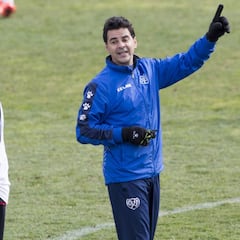 De Tomás y Embarba dan el susto en el entrenamiento del Rayo