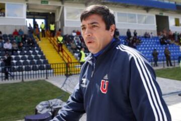 El ex mediocampista ganó la Copa Libertadores con Velez Sarsfield y Boca Juniors. Después de dirigir a S. Morning llegó a la U, pero se le criticaba que pasaba más en Argentina que en los entrenamientos.