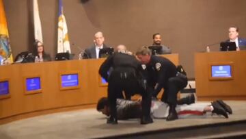 El momento en el que fue arrestado ex jugador de NFL por protesta anti-MAGA