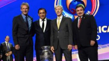Jurgen Klinsmann, técnico de USA; Ramon Diaz de Paraguay; Jose Pekerman de Colombia y Oscar Ramirez de Paraguay.