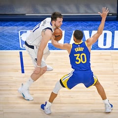 How many times have the Dallas Mavericks made it to the conference finals?