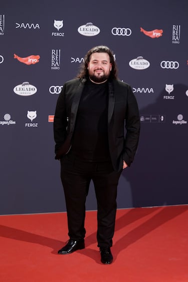 El productor de cine Néstor López posa en la alfombra roja de la XI edición de los Premios Feroz.