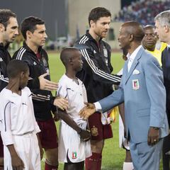 El Mundo: los 42 embarques de Villar a La Roja que enfadaron a la plantilla y a Del Bosque