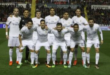 Partido Levante-Real Madrid. Oncel del Real Madrid. De pie: Pepe, Keylor Navas, Toni Kroos, Varane, Casemiro y Cristiano Ronaldo. Agachados: James Rodríguez, Lucas Vázquez, Nacho Fernández, Danilo y Borja Mayoral.