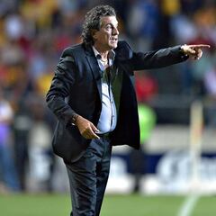 Rubén Omar Romano acudió al Chivas vs Cruz Azul