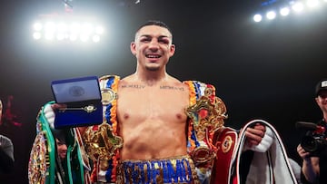 Teofimo López después de su última victoria ante Steve Claggett.