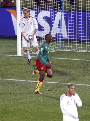 Samuel Etoo apareció en el encuentro ante Dinamarca con un gol pleno de agilidad, rapidez y puntería de cara a la portería rival: el delantero recogió un balón procedente de un robo, se perfiló y batió a Sorensen con un potente disparo raso. El delantero africano lo celebró a pleno pulmón...