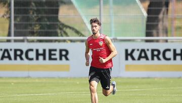 STUTTGART, GERMANY - AUGUST 02: Atakan Karazor of VfB Stuttgart in action during a training session on August 02, 2022 in Stuttgart, Germany. (Photo by Christian Kaspar-Bartke/Getty Images)