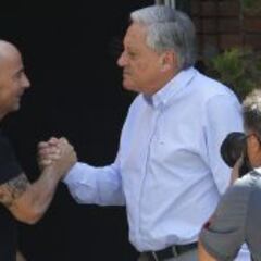 Sampaoli renuncia a premios de Copa América y se va de la Roja