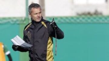 Escriba dirige el entrenamiento del Elche.