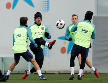 Barcelona's Luis Suárez explains non-attendance at Fifa 'The Best'