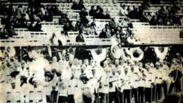 'The Baltimore Colts Marching Band' fue fiel a los Colts hasta que pudo volver a serlo al equipo de Baltimore.