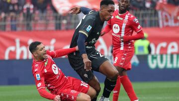 DT de Cagliari respalda liderazgo de Mina y espera por su lesión