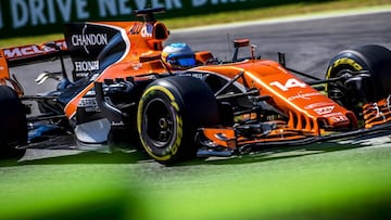 SUKI29. Monza (Italy), 03/09/2017.- Spanish Formula One driver Fernando Alonso of McLaren-Honda in action during the 2017 Formula One Grand Prix of Italy at the Formula One circuit in Monza, Italy, 03 September 2017. (F&oacute;rmula Uno, Italia) EFE/EPA/SRDJAN SUKI