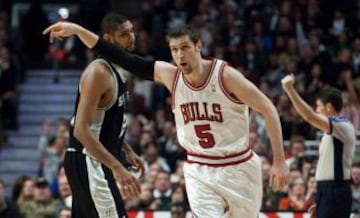 Andres Nocioini (Chicago Bulls)