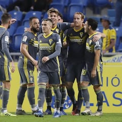 El Cádiz recupera el pulso y ata los 52 puntos