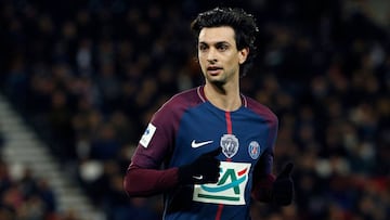 Paris Saint-Germain&#039;s Argentinian midfielder Javier Pastore runs  during the French Cup round of 16 football match between Paris Saint-Germain (PSG) and Guingamp (EAG) at the Parc des Princes stadium in Paris on January 24, 2018. / AFP PHOTO / GEOFFR