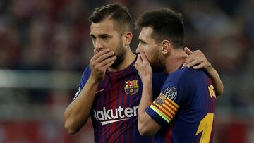 Soccer Football - Champions League - Olympiacos vs FC Barcelona - Karaiskakis Stadium, Piraeus, Greece - October 31, 2017   Barcelona&rsquo;s Lionel Messi and Jordi Alba   REUTERS/Alkis Konstantinidis