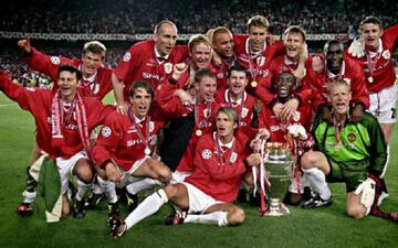 El Manchester United tras ganar la Champions League de 1999.