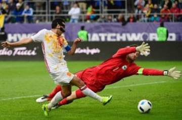 Pedro hace el 3-1 ante Bosnia.