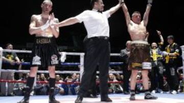 Rubén Nieto celebra su título de Campeón de España que conquistó frente a Dani Rasilla.