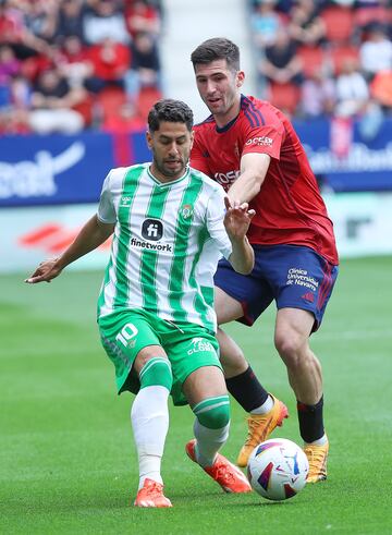 Fue diferencial en el duelo contra Osasuna. Se vistió de Isco para servir carreras y asociarse, para sacudir los cimientos de Osasuna y no renunció tampoco al factor sorpresa. Así es como abrió el marcador. Se sacó una volea, entre Areso e Iker Muñoz, en el punto de penalti para anotar el 0-1.