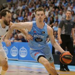 Hollatz hace olvidar a Musa