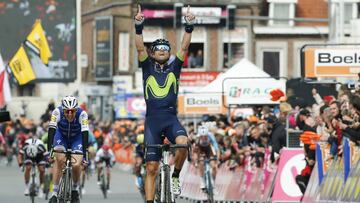 Liege (Belgium), 23/04/2017.- Spanish rider Alejandro Valverde of the Movistar Team celebrates while crossing the finish line to win the Liege-Bastogne-Liege cycling race in Liege, Belgium, 23 April 2017. (Lieja, B&eacute;lgica, Ciclismo) EFE/EPA/JULIEN WARNAND