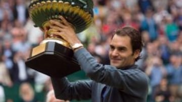 Federer es el amo de Halle