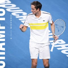 Décimo título de Medvedev, que supera a Nadal como número 2