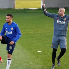 Marcelino inicia la semana con la única duda de Ezequiel Garay