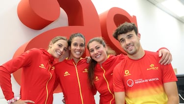 Los triatletas Sara Guerrero, Miriam Casillas, Marta Pintanel y David Cantero visitaron la redacción de AS tras sus buenos resultados de final de temporada.