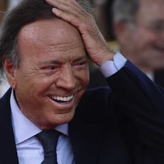 Julio Iglesias y José Luis Perales, en la lista de víctimas de una estafa de casi 23 millones de dólares