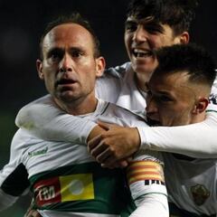 El récord de Nino redondea la fiesta del Elche ante el Racing