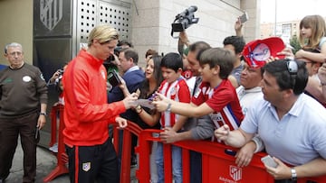 Torres, aclamado a su salida del Calderón.