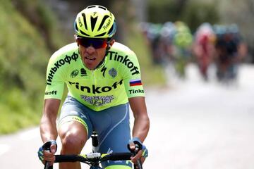 Alberto Contador ataca durante la última etapa de la Paris-Niza.