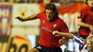 <b>AGASAJADO. </b>Milosevic recibió entradas una y otra vez y tuvo que retirarse bastante tocado. Él no pudo marcar, como el resto de sus compañeros, que se estrellaron ante los holandeses.