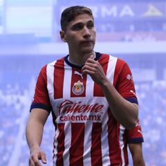 Chivas pierde a Luis Olivas para todo el torneo
