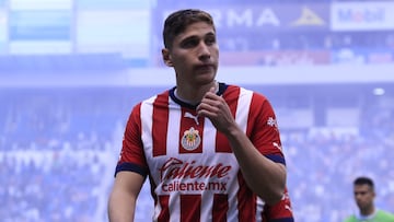 Chivas pierde a Luis Olivas para todo el torneo