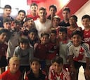 La emotiva visita de Lucas Martínez Quarta a la pensión de River